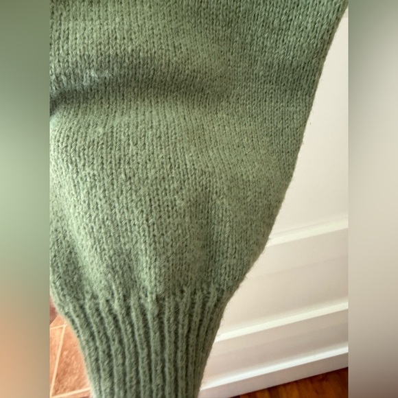 J Roberts Sherpa’ Soft Sweater Sage Green  size medium - Picture 5 of 8